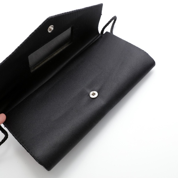 Elegant Black Clutch - Picture 3 of 5